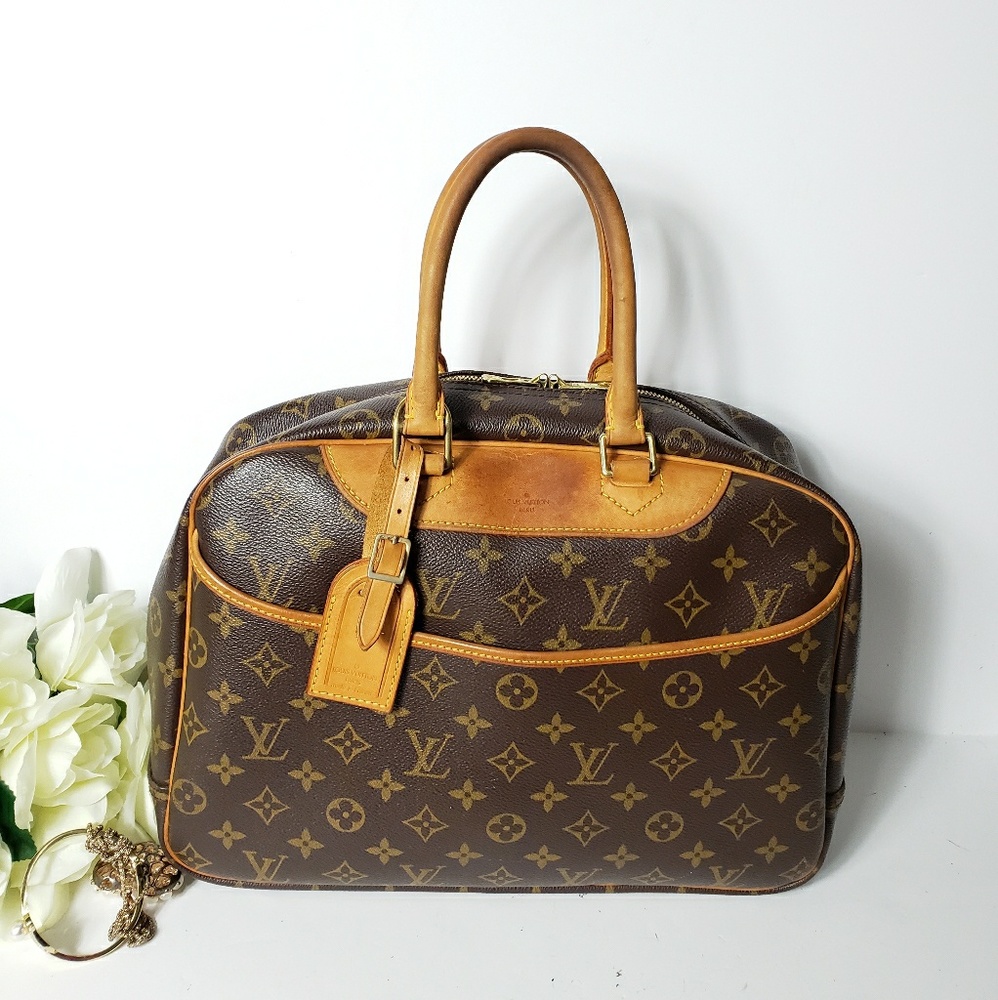 SALE Authentic Louis Vuitton Deauville handbag